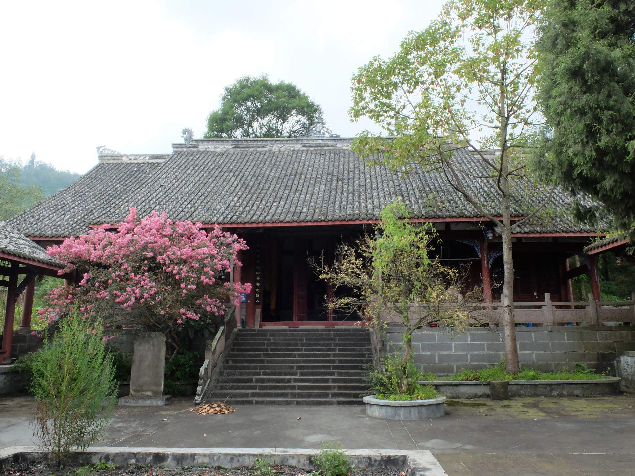 深山藏古寺——访彭州涌华寺