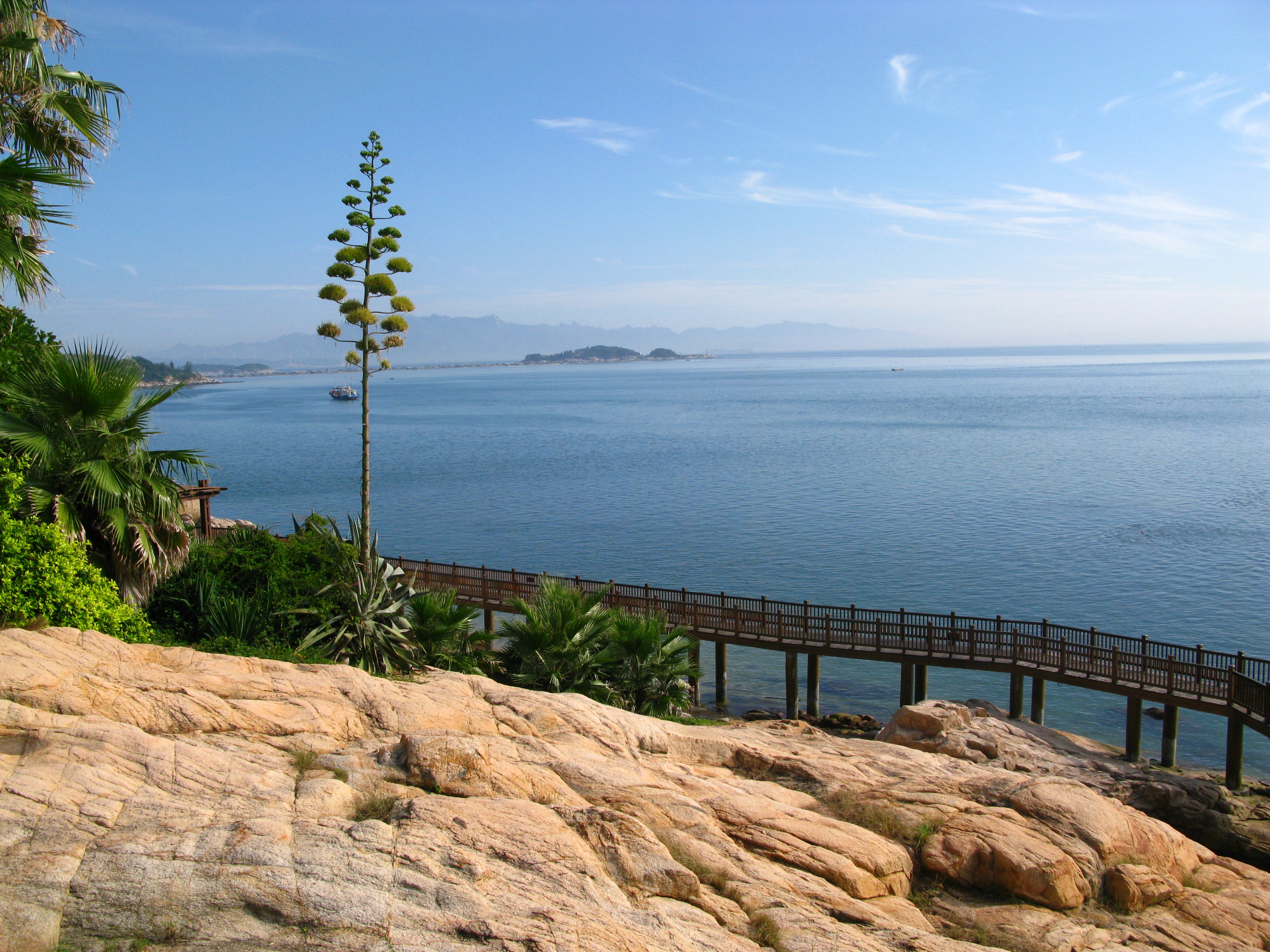天下第一奇石,漳州东山岛风动石景区图片