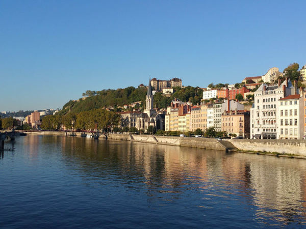 欧罗巴之夜大乱炖,罗马里昂谁掉链子?斯图加特弗赖堡硬仗见真章!