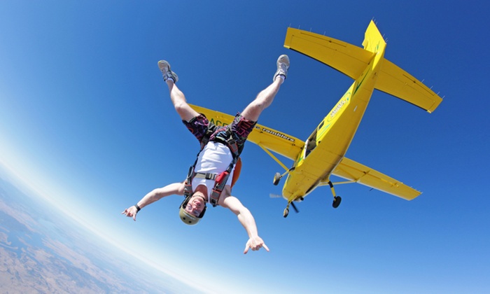 驼峰跳伞广东阳江基地高空跳伞!_贵阳人创业_