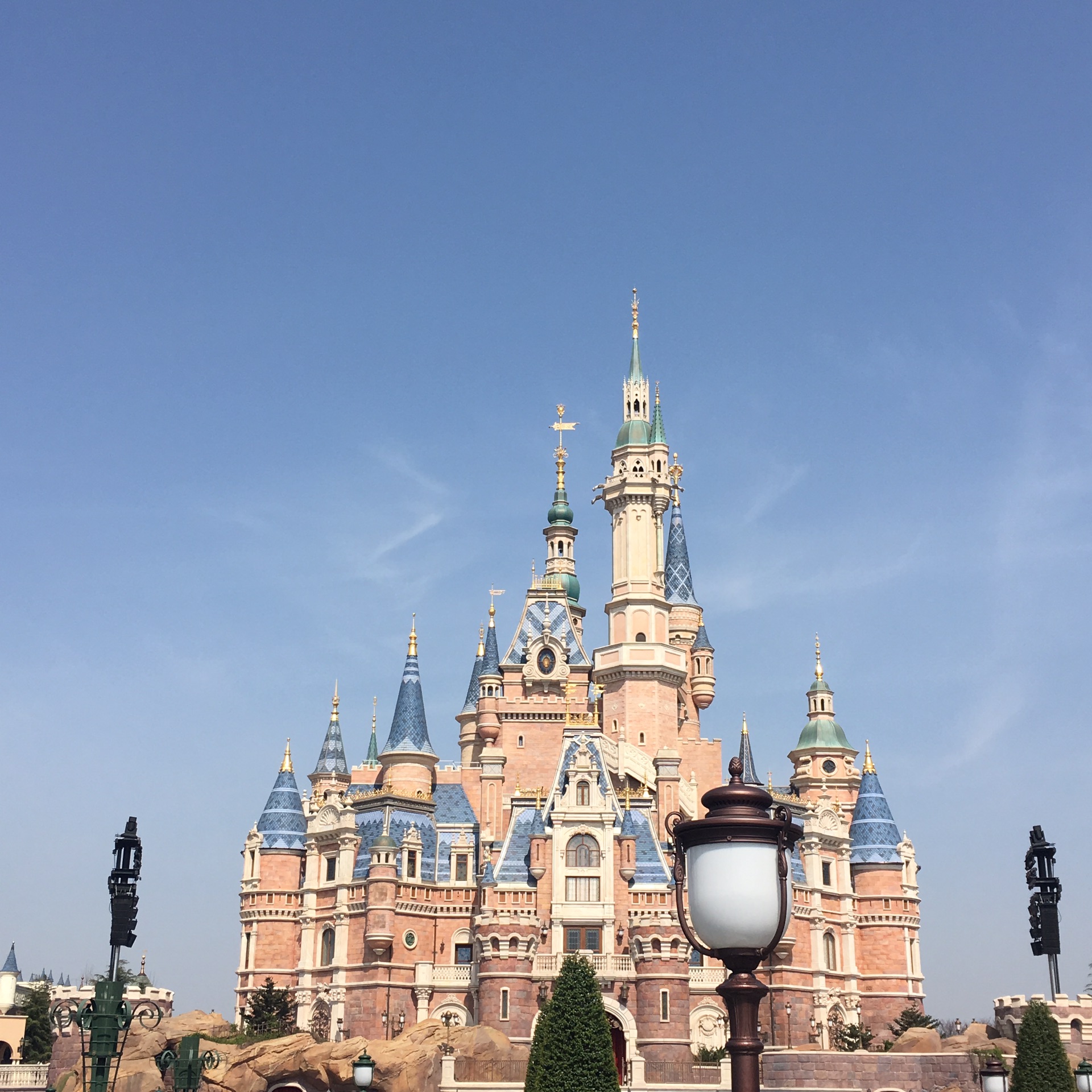 shanghai disneyland park