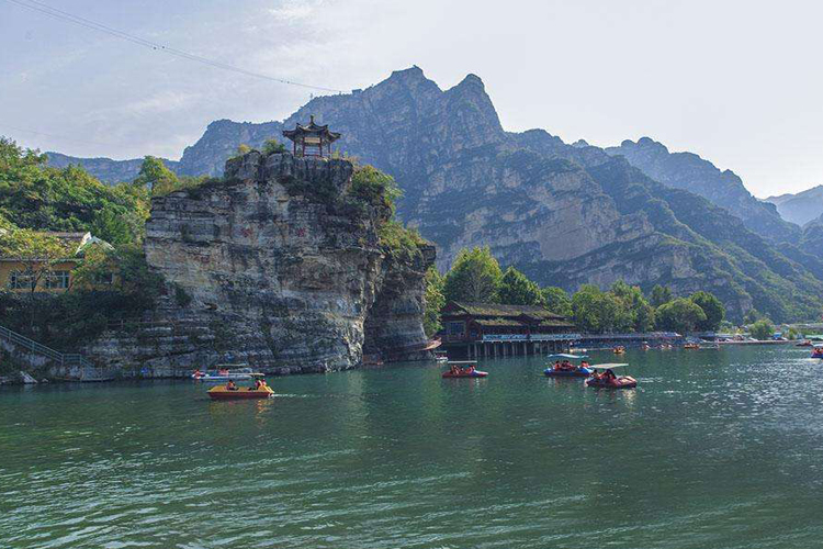 北京十渡风景区东湖港大峡谷 峡谷玻璃漂流一日游(七彩玻璃栈道体验区