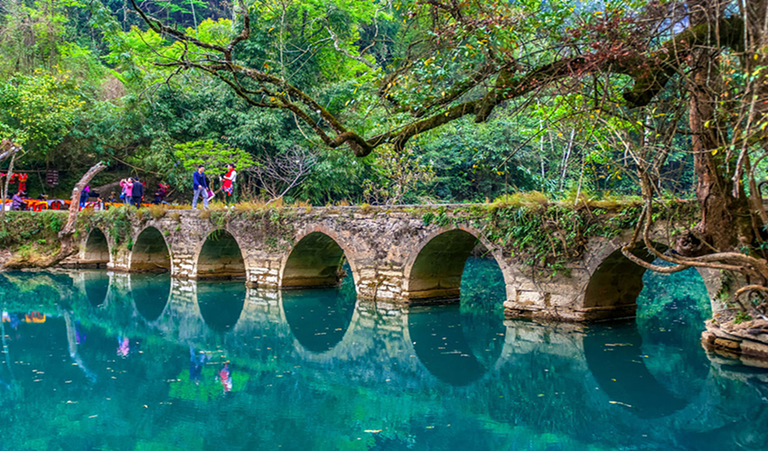 荔波县有多少人口_荔波至王蒙公路沿线的移民新村 梦柳布依族小镇(3)