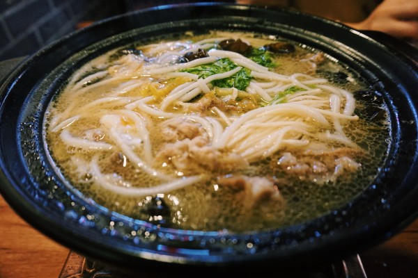 米线怎么做才能让味道更好吃 wKgBEFrd0VOAdERZAAoaEJRk2C050.jpeg?imageView2%2F2%2Fw%2F600%2Fh%2F600%2Fq%2F90