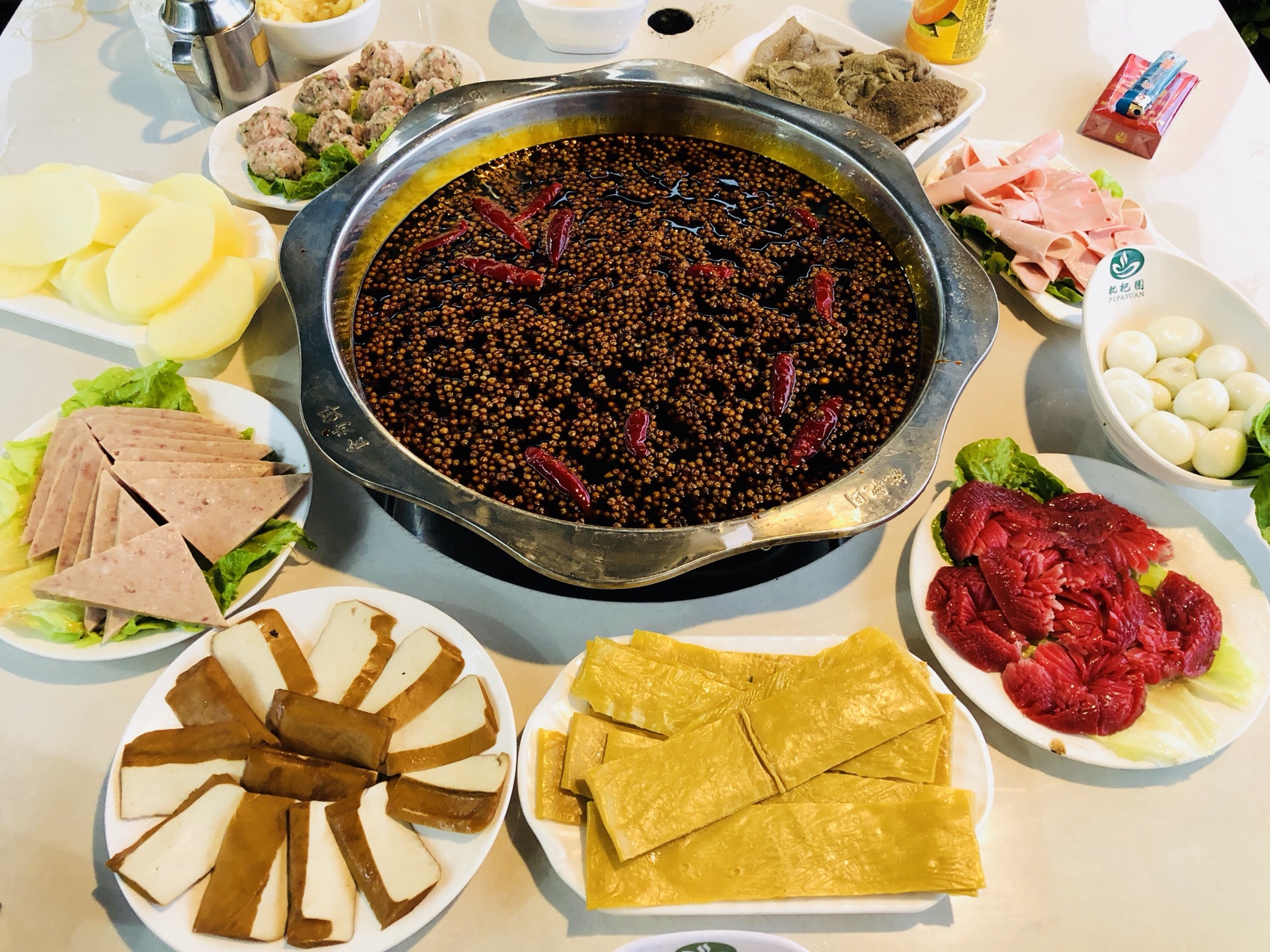 莽子火锅人均_火锅卡通图片(2)