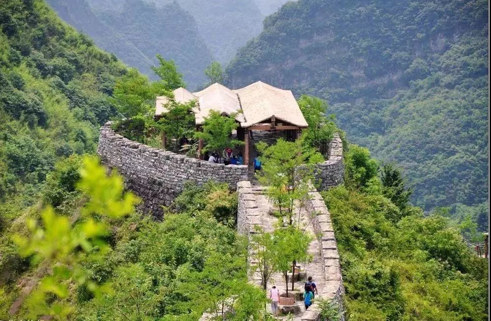 中红旅股份规划设计师方周旺一行赴天蓬山寨景区考察建设开发项目