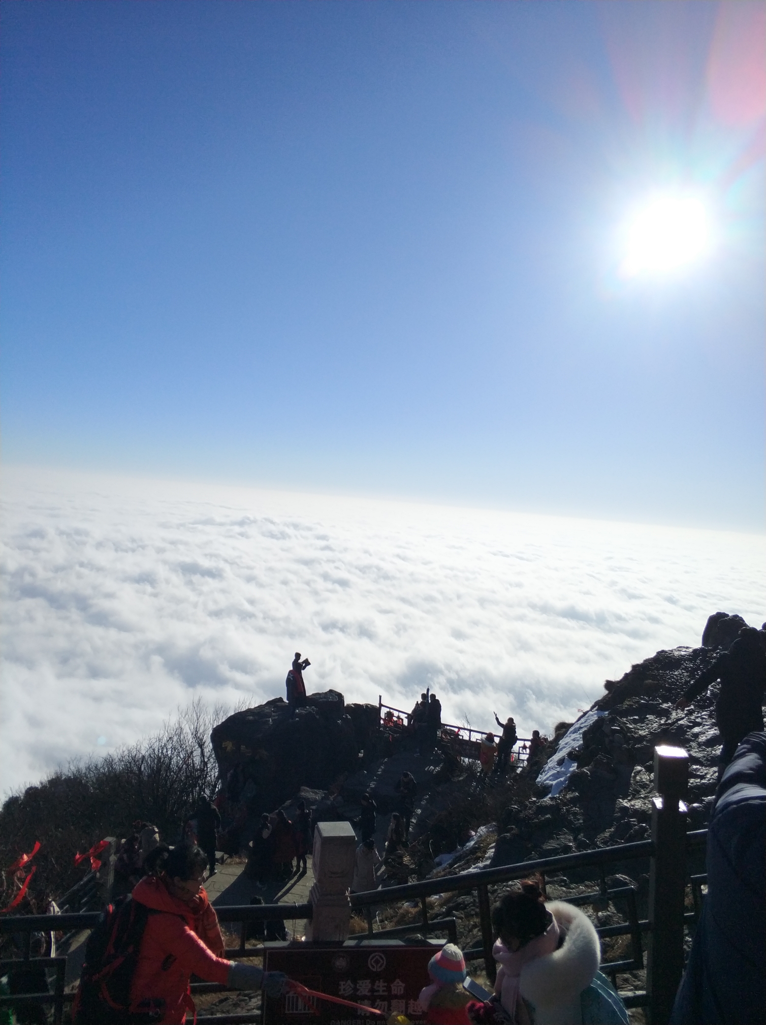 去峨眉山怎么穿搭_峨眉山金顶图片