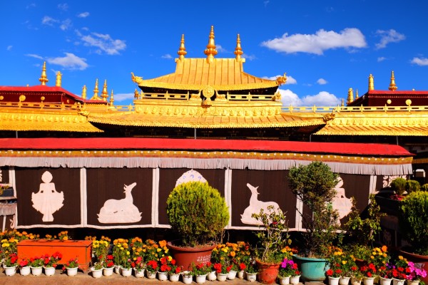 晚上的大昭寺 wKgBEFt41byAFSMnAAuwgZUYds858.jpeg?imageView2%2F2%2Fw%2F600%2Fh%2F600%2Fq%2F90