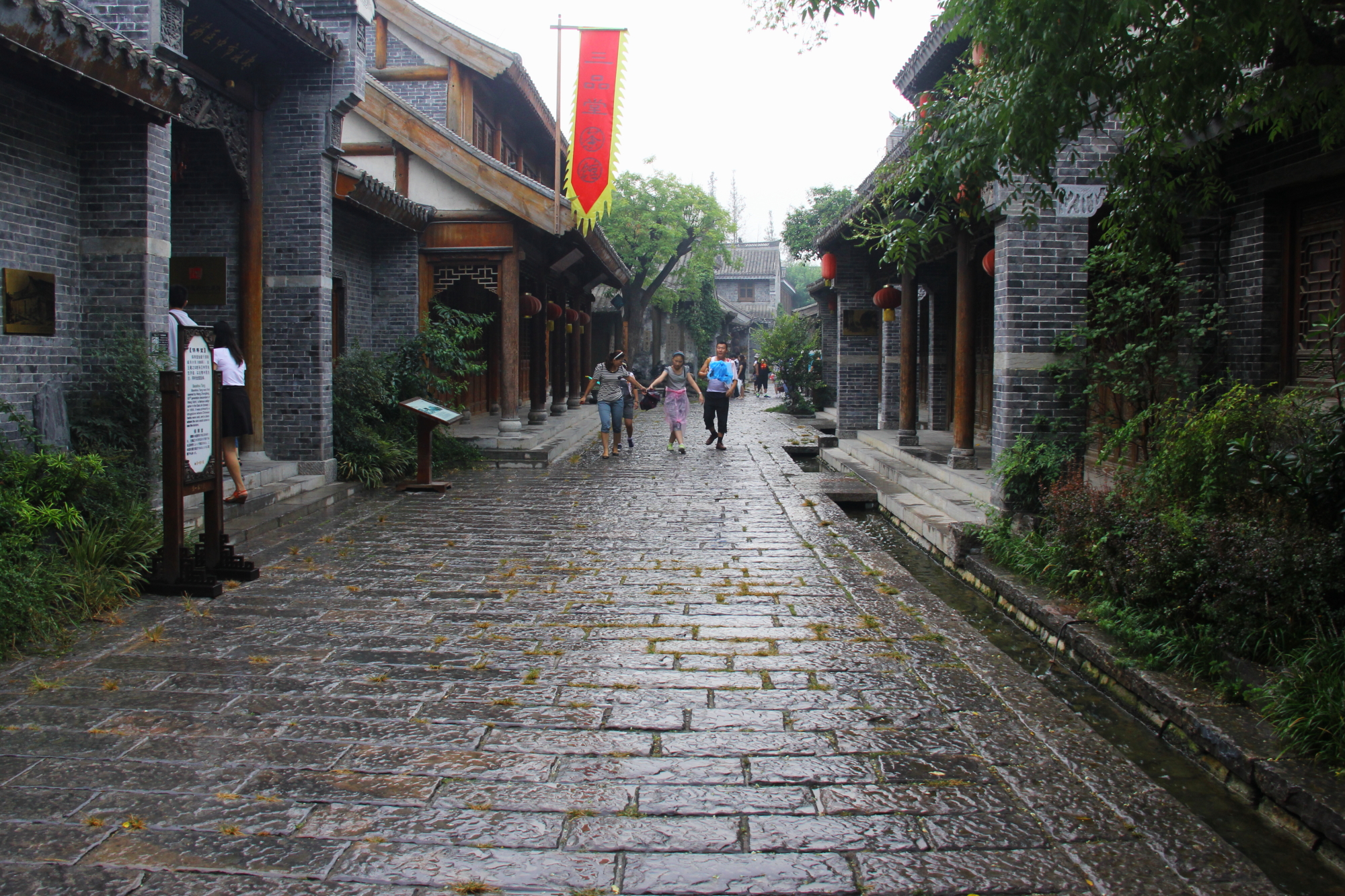 台儿庄人口多少万人_台儿庄古城图片(2)