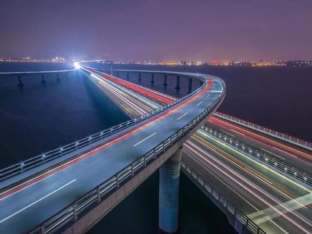 广东珠海乘豪华游轮夜游港珠澳大桥食足2餐一天(往返交通 夜游港珠澳