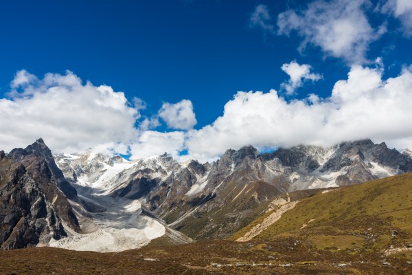 世界第一高山是珠穆朗玛峰 wKgED1vRza6AMWwkABaBK4sA_IU94.jpeg?imageView2%2F2%2Fw%2F600%2Fh%2F600%2Fq%2F90