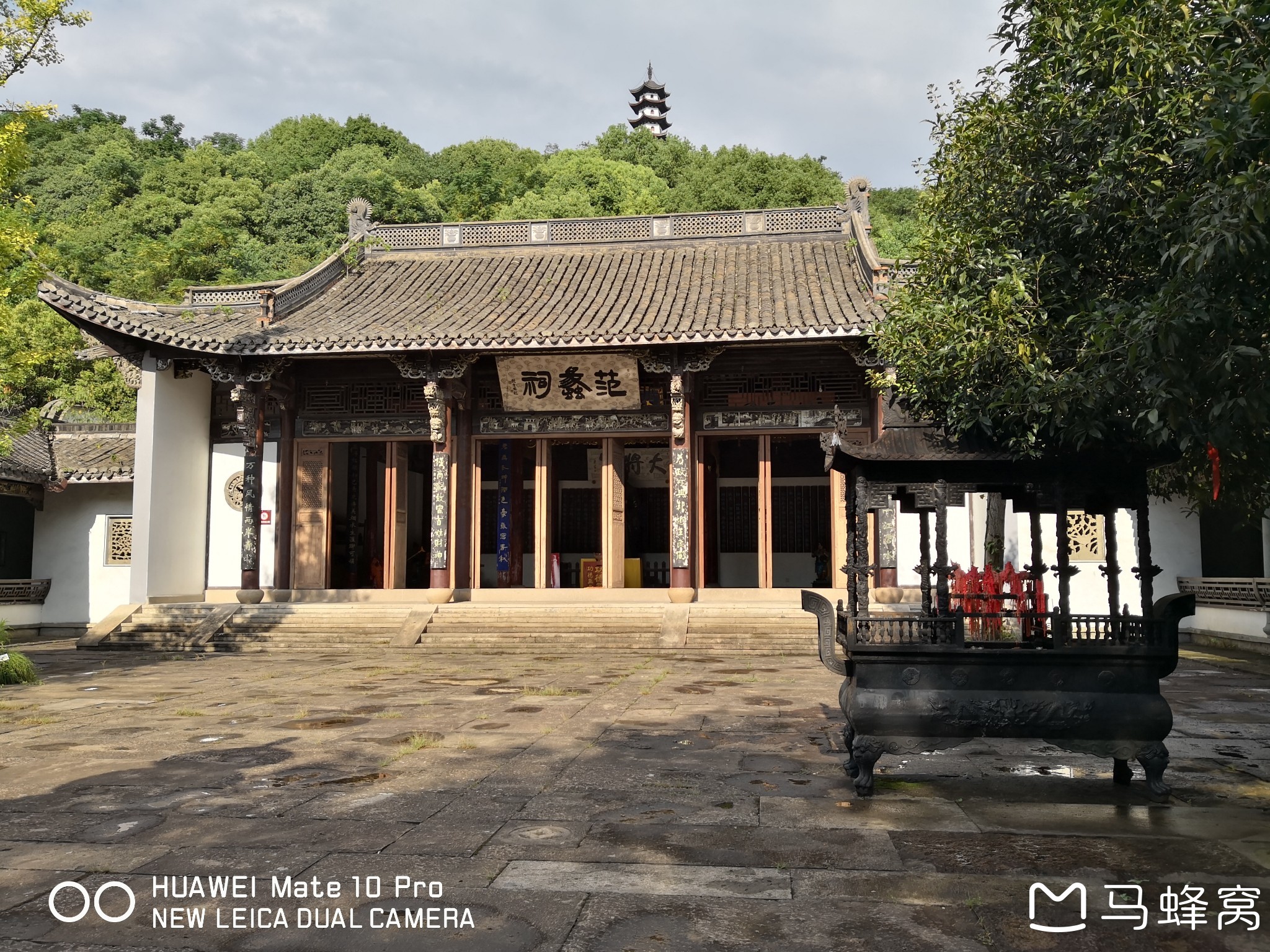 周日游览参观西施故里的民俗馆范蠡祠