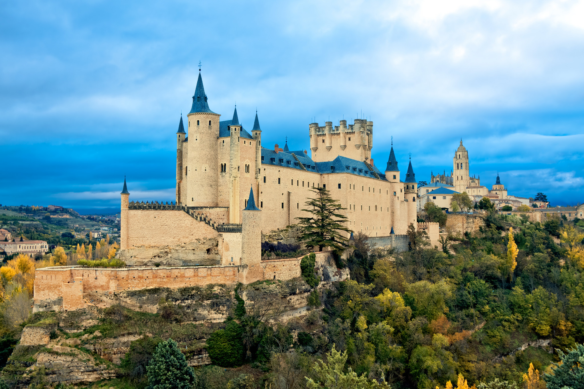 西班牙赛戈维亚城堡,探访白雪公主的奇幻王国