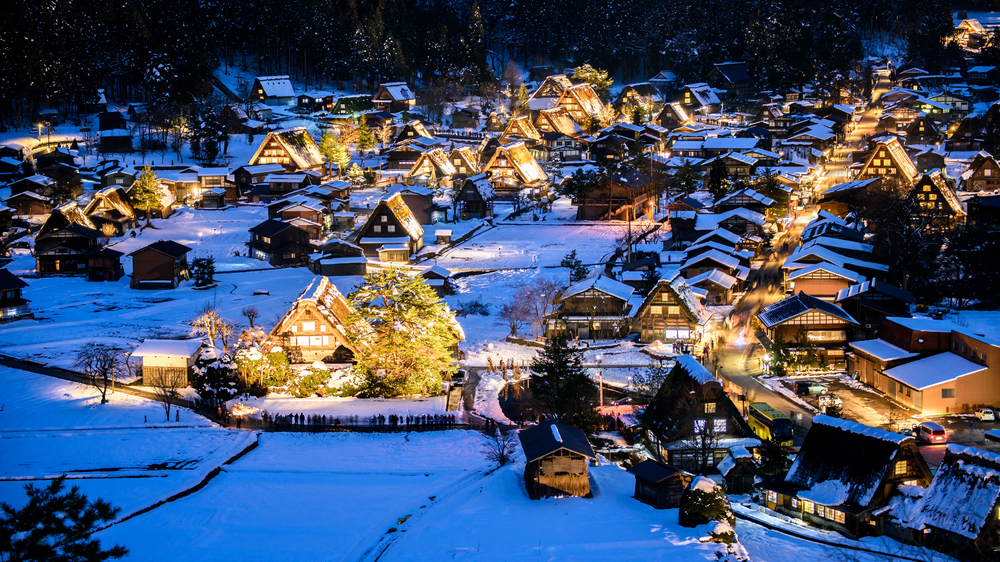 日本白川乡合掌村夜间点灯 入住高山露天温泉酒店 郡上八幡2日游(冬季