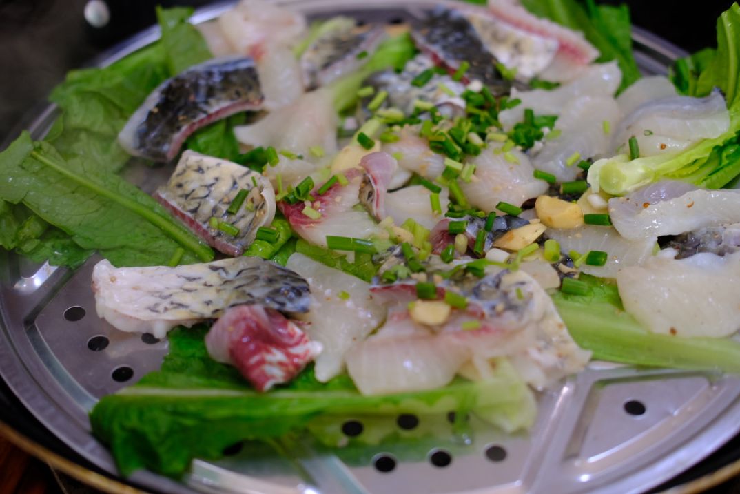 顺德的桑拿鱼和桑拿鸡,就是用简单的清蒸,将鱼肉的鲜美和