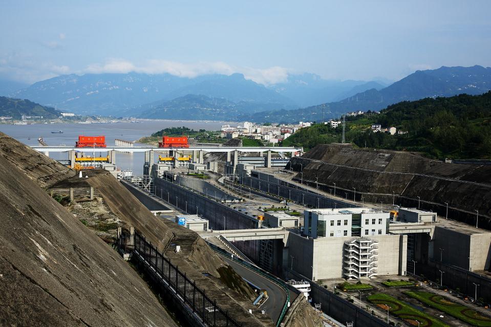 交运两坝一峡 畅游西陵峡 三峡大坝一日游(乘豪华游船过葛洲坝船闸)