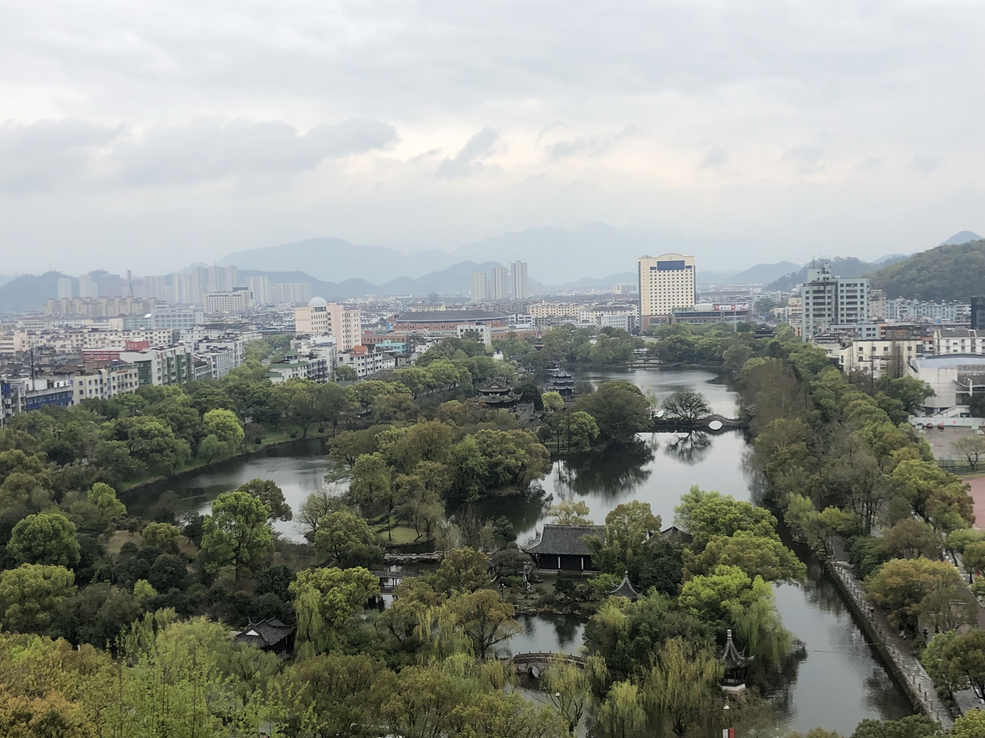 临海市桃渚镇gdp_临海桃渚镇还有不少非法采石场 山体和植被遭严重破坏(2)