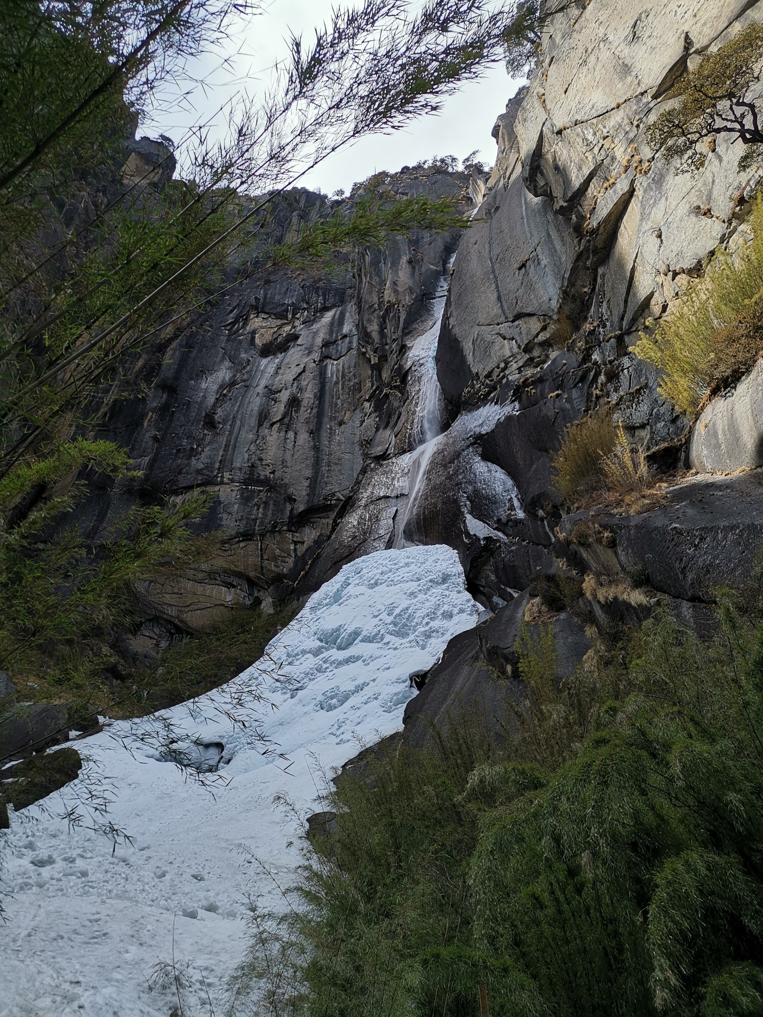 天佛瀑布 马蜂窝