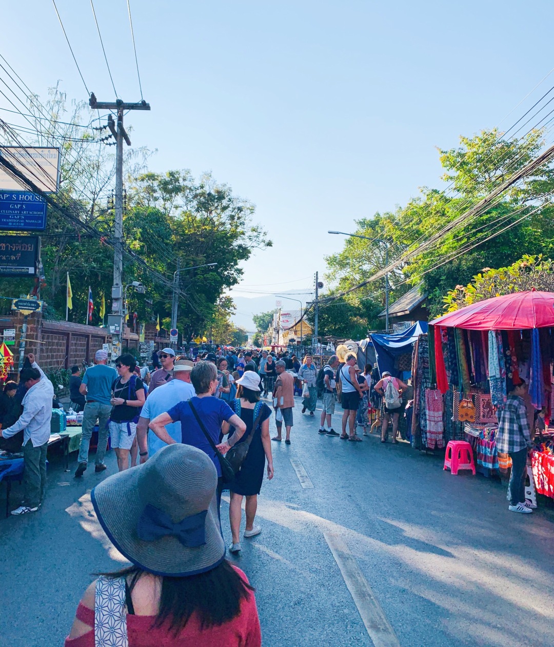 泰国队友谊赛3-2险胜新加坡，安东尼·赫德森首秀开门红