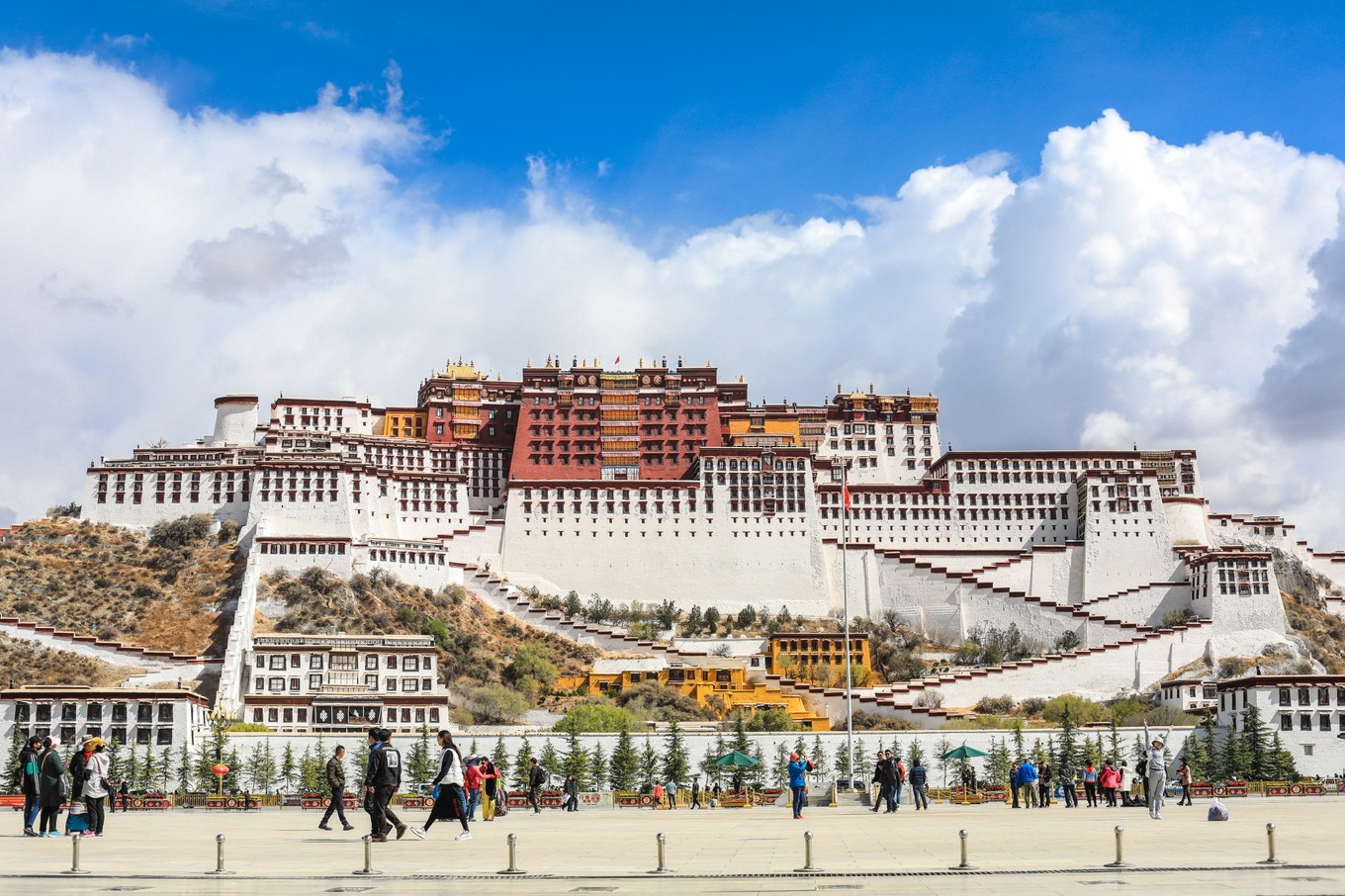 五月进入西藏旅游的旺季,4天的假期足够玩转拉萨各大景点,而