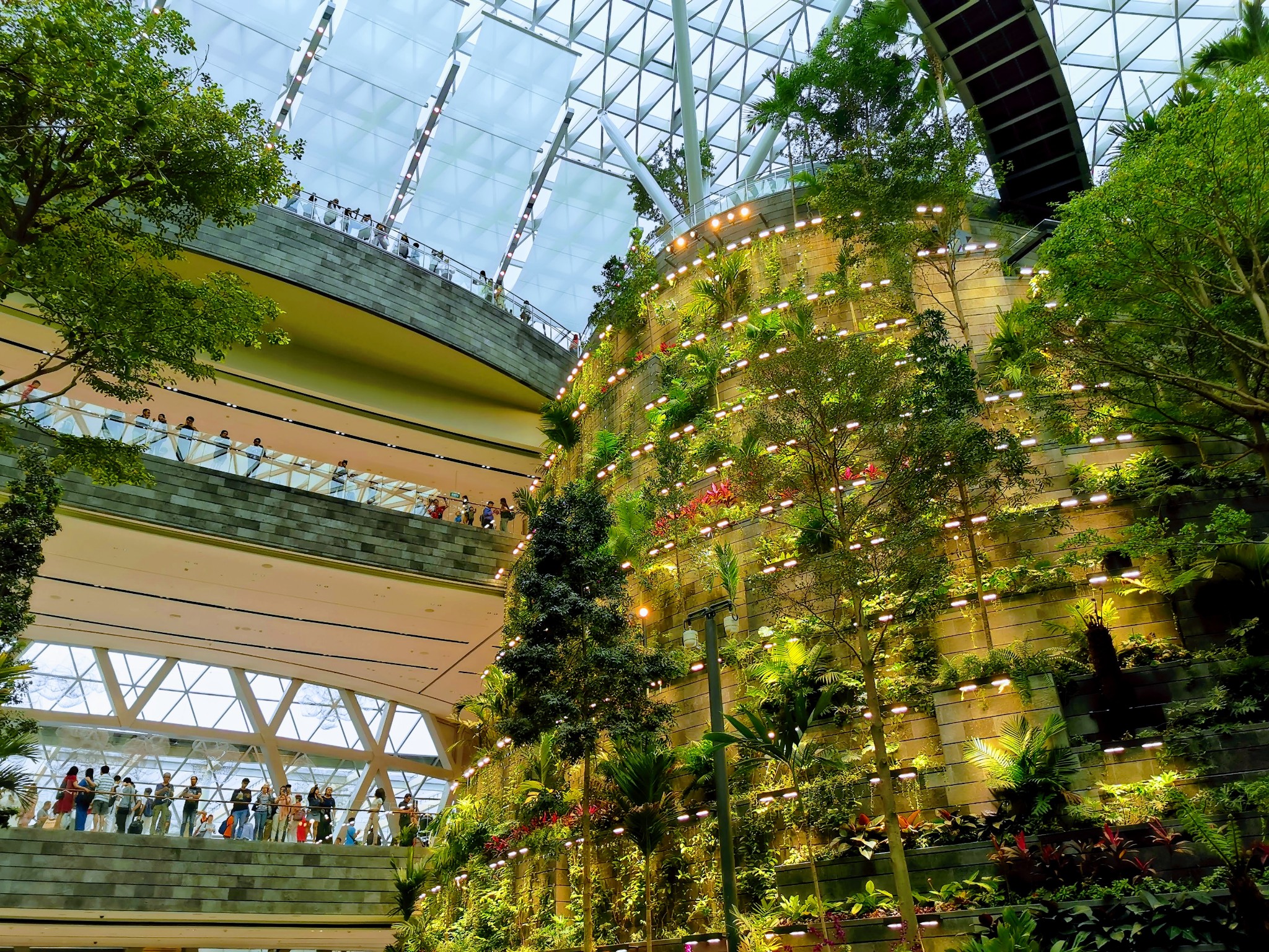 新加坡又添一著名景观---星耀樟宜(jewel changi airport)