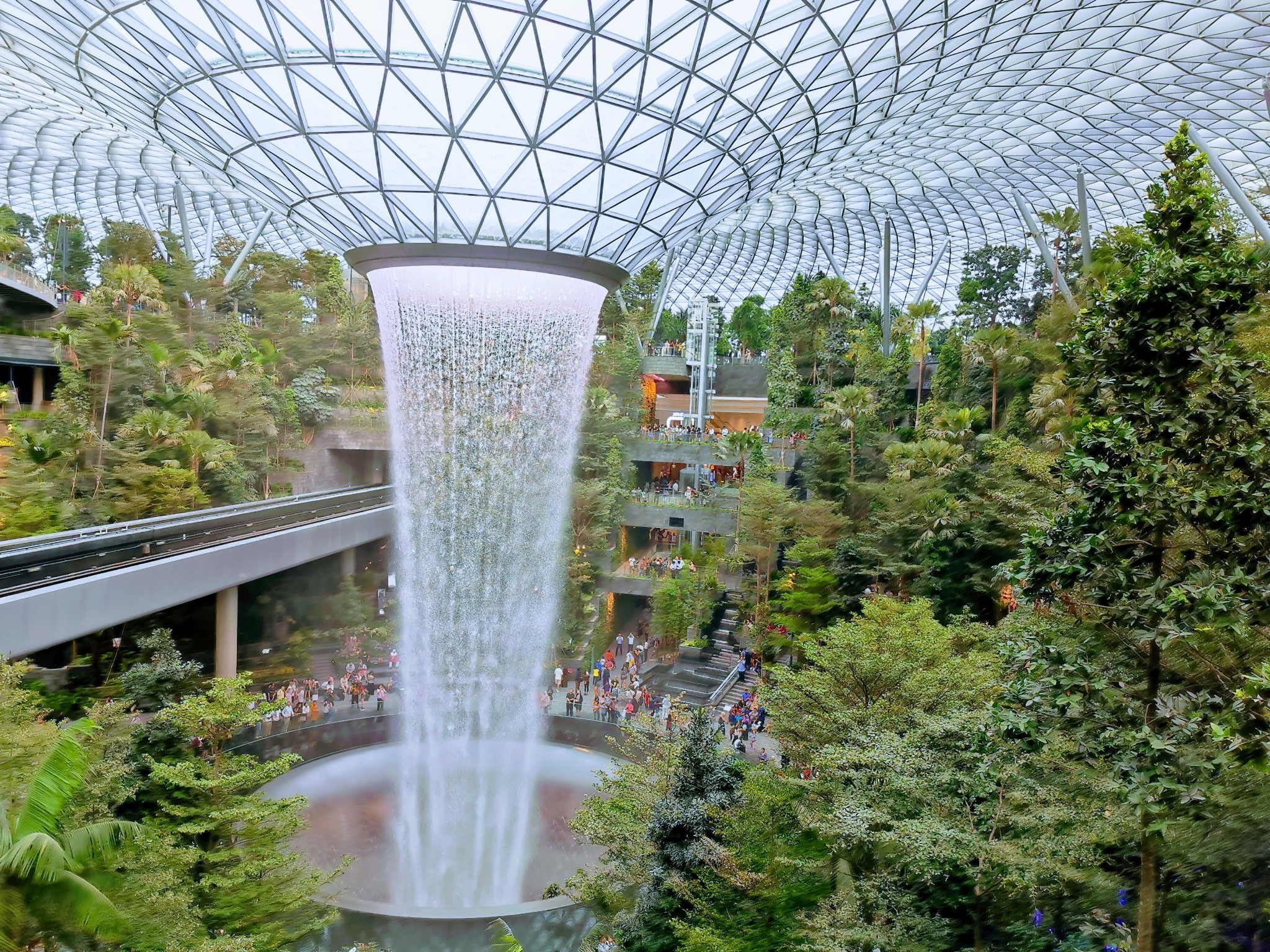 新加坡又添一著名景观---星耀樟宜(jewel changi airport)