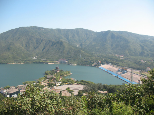 十三陵水库有多大 wKgB21BvmLbzCERuAA89eCfPoLs00.jpeg?imageView2%2F2%2Fw%2F600%2Fh%2F600%2Fq%2F90