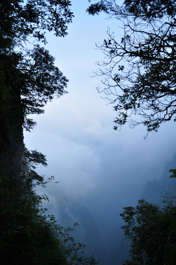 峨眉山脚游玩攻略,峨眉山脚游玩攻略一日游