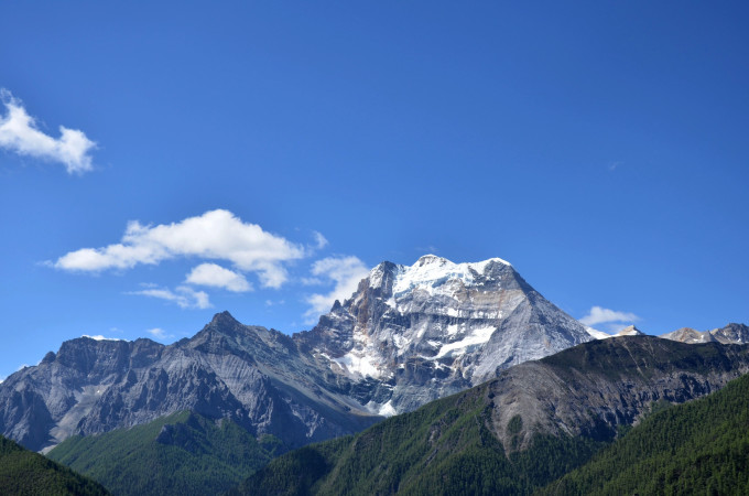 亚丁稻城旅游攻略 一个人 wKgB4lOcWZKAMb1xABeukvYsExQ53.jpeg?imageView2%2F2%2Fw%2F680%2Fq%2F90%7CimageMogr2%2Fstrip%2Fquality%2F90