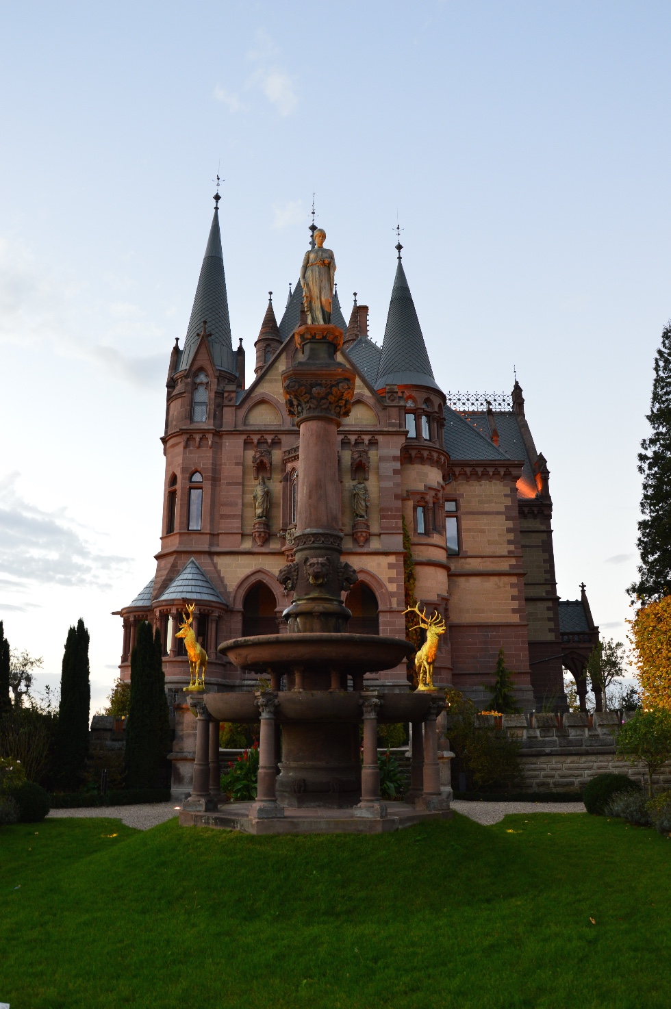 龙堡(schlossdrachenburg)