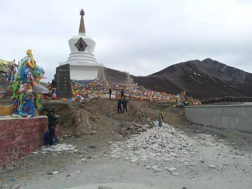 泸定多少人口_泸定铁索桥图片