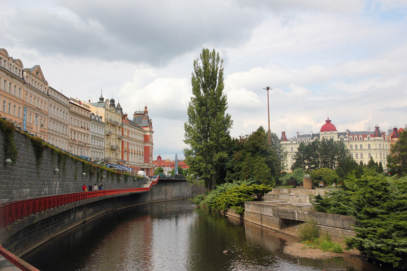 匈牙利灵缇_匈牙利牛肉汤_匈牙利人均收入(2)