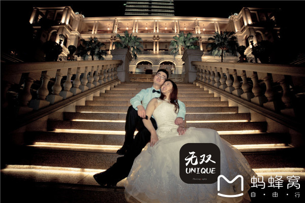 香港婚纱摄影师_...罗纳摄影工作室婚纱照团购套系 原价6880元的高端婚纱摄影服务一...