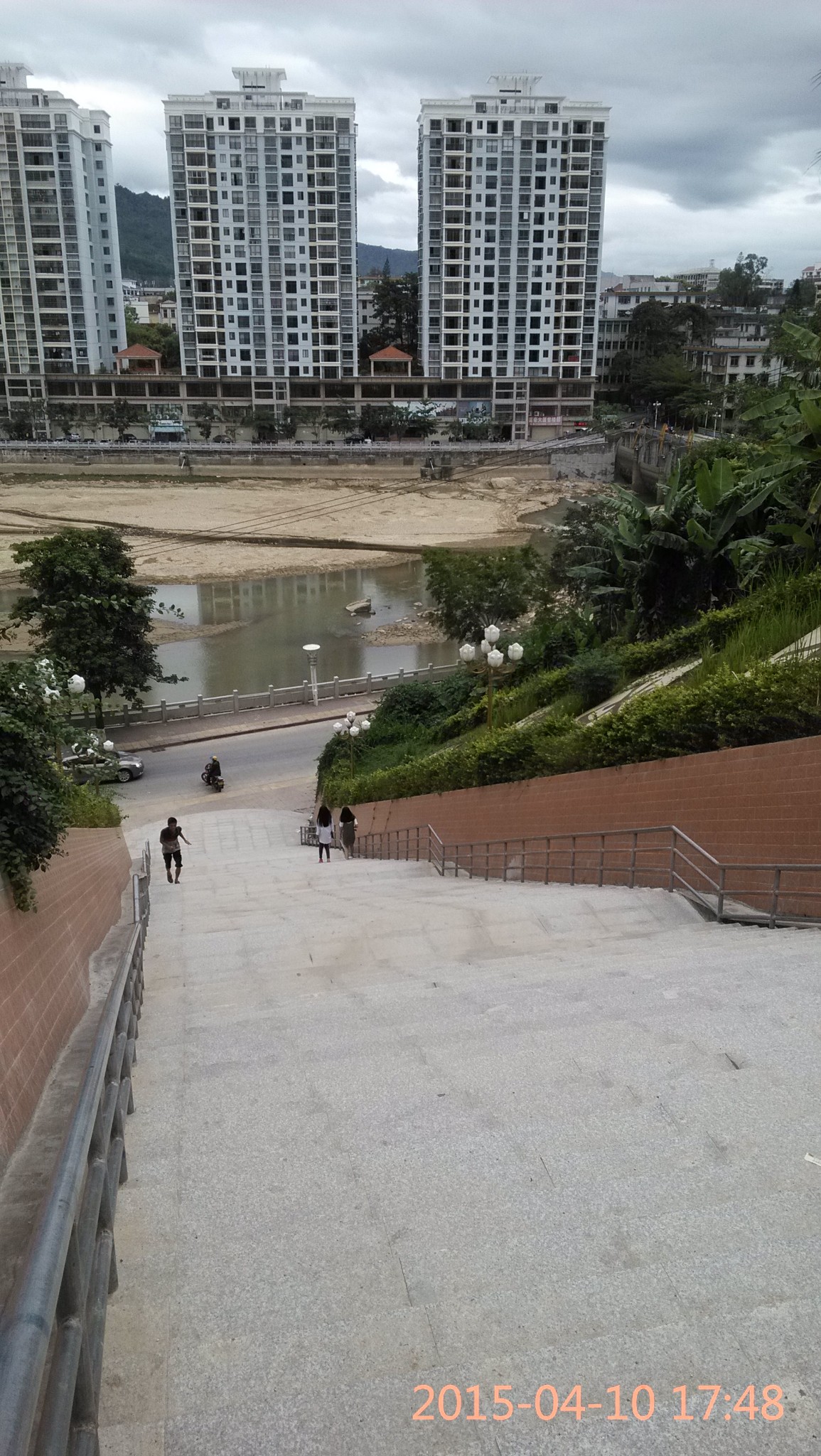 海南五指山市人口_五指山市海南热带学院