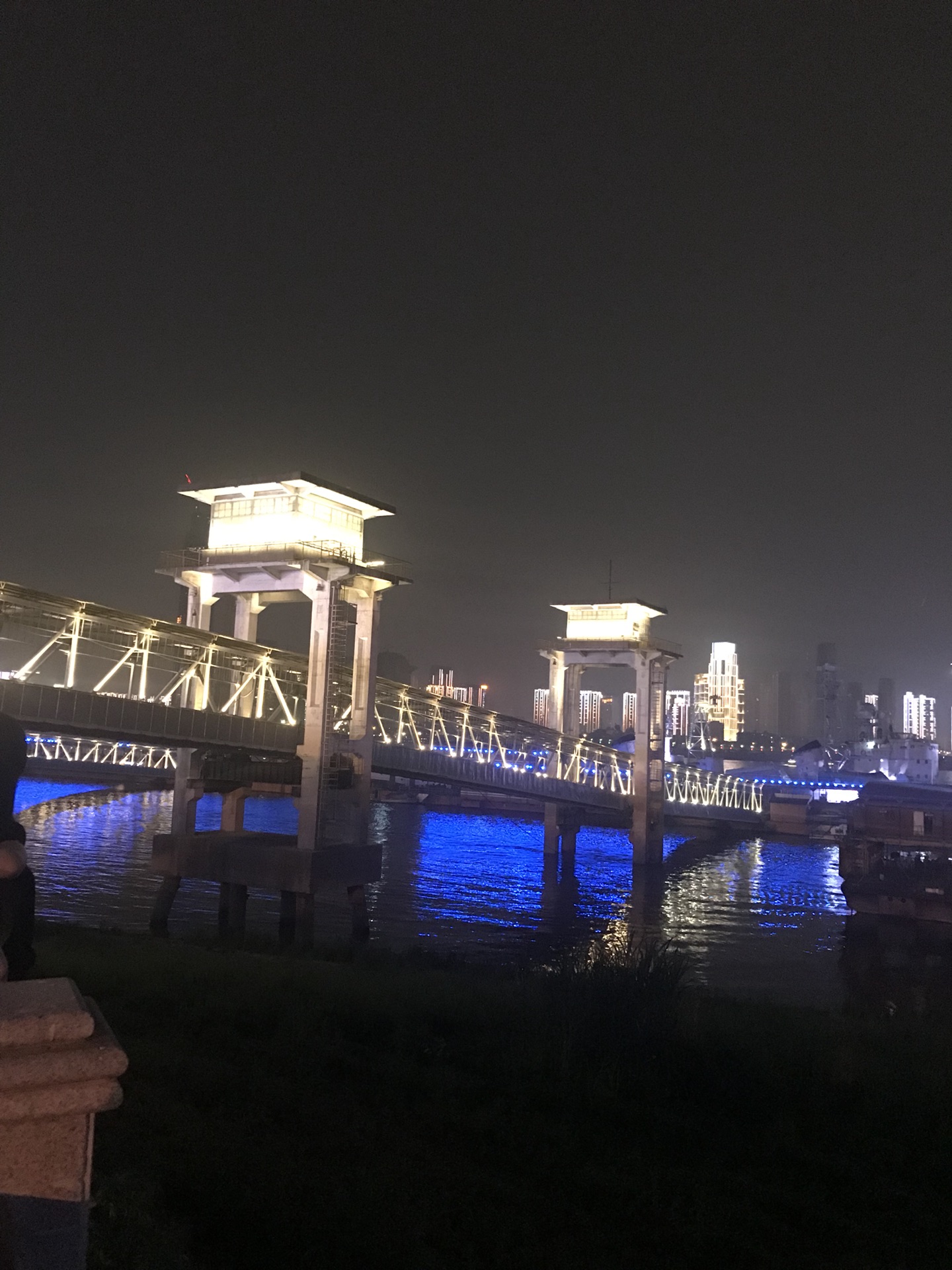 武汉夜景婚纱照_武汉夜景(3)