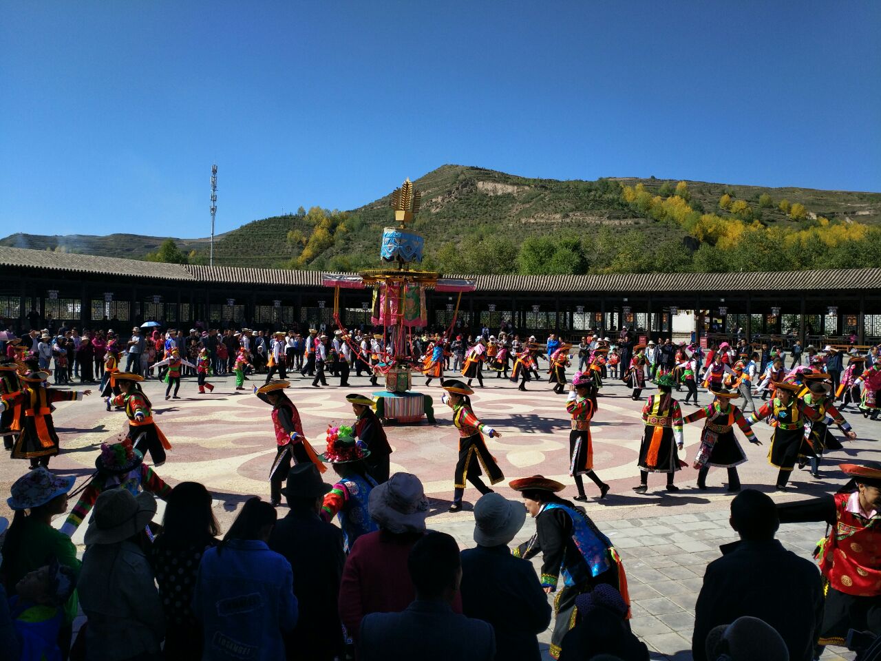 Huzhu Tu Ethnic Tours