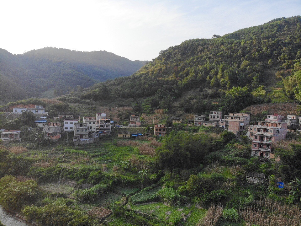 廣西百色市西林縣那佐苗族鄉皆馬村