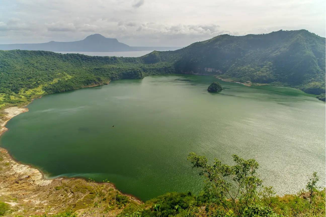 马尼拉塔尔火山大雅台tagaytay一日游塔尔火山全景塔尔湖大雅台遗址