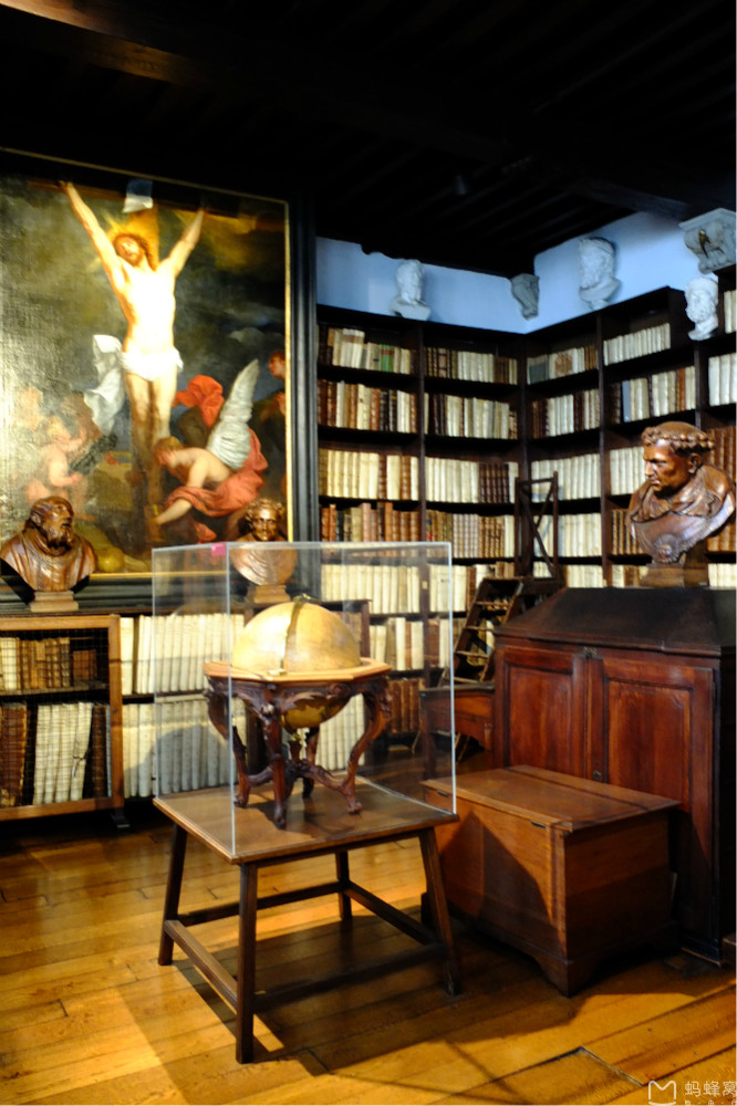 阿拉伯文,希腊文,叙利亚文及拉丁文,16世纪末印刷),36行圣经(是古腾堡